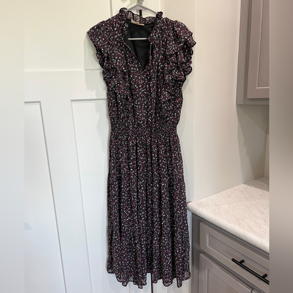 Entro Floral midi flutter sleeve dress. Size small